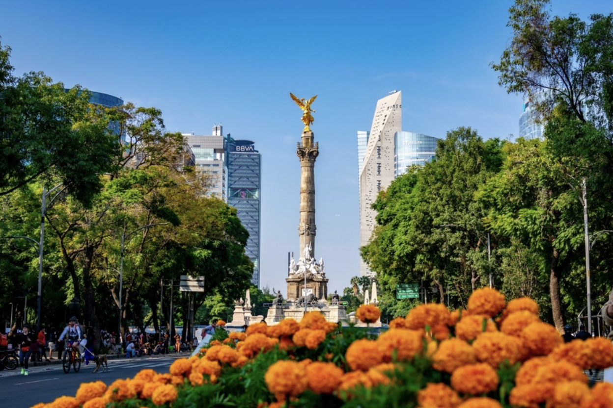 Ángel de la Independencia on Paseo de la Reforma